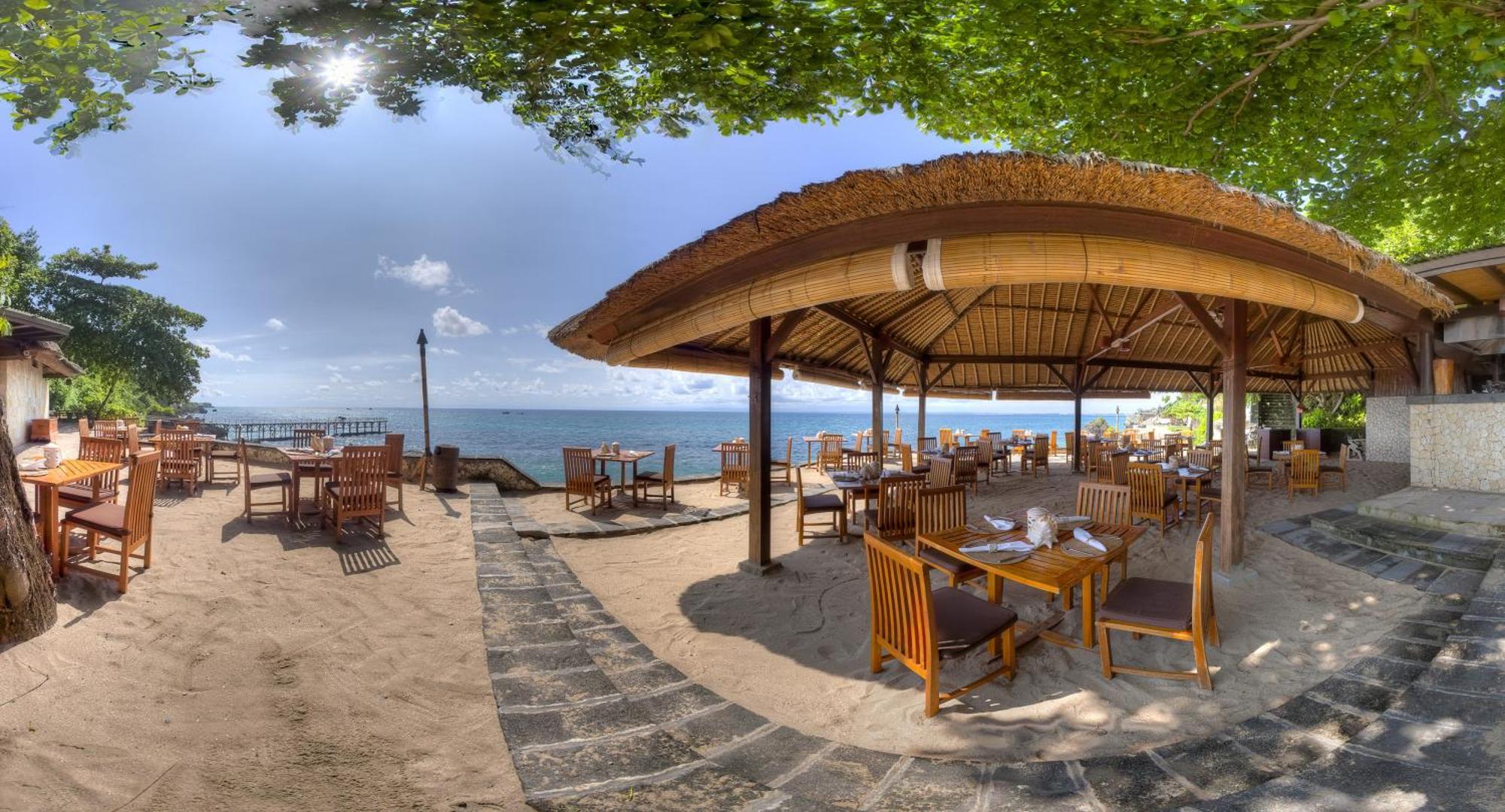 Ayana Resort Bali Jimbaran Exterior foto A restaurant in Bali, Indonesia