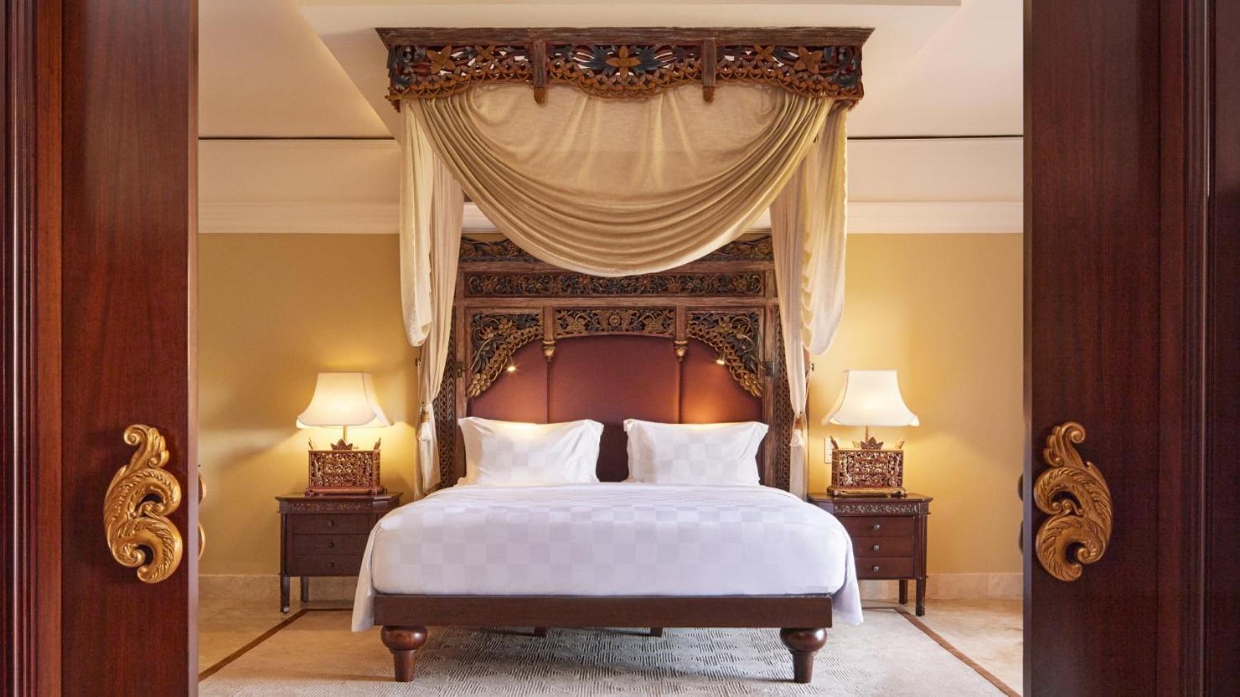 Ayana Resort Bali Jimbaran Exterior foto A bedroom at the Taj Mahal Palace